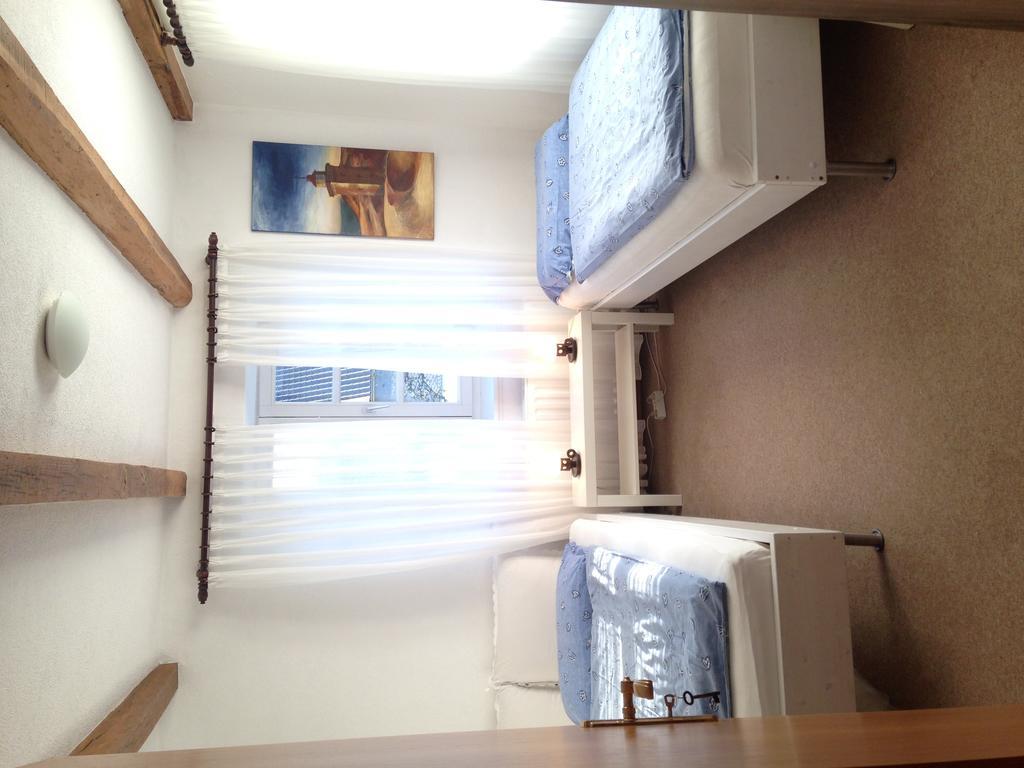 Historical Apartment Gummersbach Zimmer foto